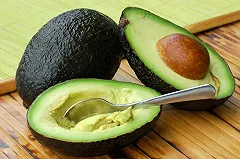 Авокадо, брокколи и миндаль объявили не веганскими