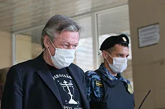 Ефремов заявил, что признал вину в ДТП из-за похмелья. На самом деле он не виноват