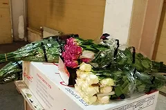 Они не пахнут? ЕС продолжает поставлять в Екатеринбург живые цветы