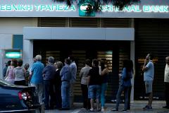 Греция установит лимит на снятие наличных в €60