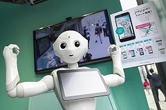 Люди впервые выгнали роботов из профессии