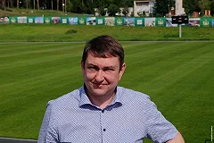 Неизвестные бросили кирпич на капот машины кандидата в депутаты ЕГД