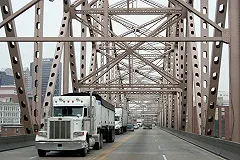 В США водитель сорвался с моста, следуя указаниям GPS-навигатора