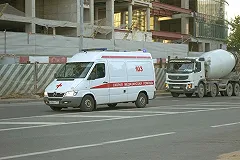 На Уралмаше женщина умерла прямо возле магазина суши