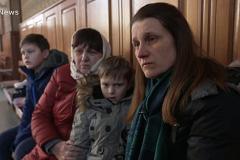 СМИ: украинские беженцы подадут коллективный иск против главы МВД Британии за невыдачу виз