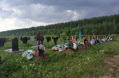 Участник СВО показал, в какой тесноте похоронены погибшие бойцы на кладбище в Красноуфимске