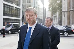 Сибиряки намекнули Абрамовичу, оставшемуся без визы, на «перспективный клуб»