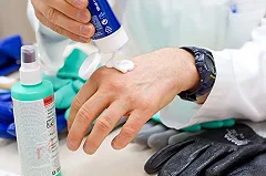 Бывший главврач СОКВД подозревается в вымогательстве взятки