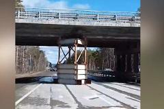 На Челябинском тракте сделали подставку под мост, чтобы тот не рухнул