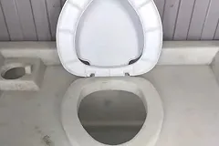 «Что там интересного?» Посетительница «Гринвича» рассказала о подглядывании в туалете