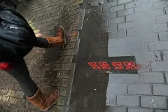 Курс доллара поднялся выше 64 рублей впервые с февраля