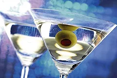 Названа главная опасность коктейля из водки и энергетиков