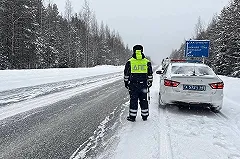 Снегопад парализовал движение транспорта на М-5