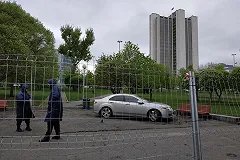 Высокинский приехал на встречу с защитниками сквера в резиденции губернатора