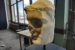 Артемий Лебедев затроллил автора поста про «клоачность» за имя на обложке