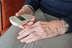 В Екатеринбурге полицейские задержали 103-летнюю пособницу мошенников