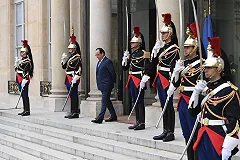 Reuters сообщил об отказе Путина от визита во Францию