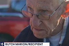 Пользователи Сети обеспечили выход на пенсию двум пожилым кассирам