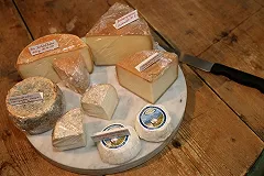 Экспертиза выявила 70% фальсификата в российских сырах и масле