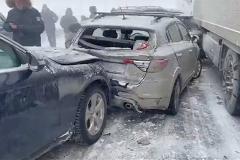 Два десятка автомобилей столкнулись на федеральной трассе «Урал»