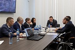 С жителями Ботаники, борющимися с «уплотнением» их квартала, встретился Руслан Габдрахманов