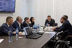 С жителями Ботаники, борющимися с «уплотнением» их квартала, встретился Руслан Габдрахманов