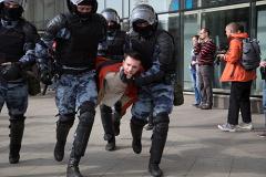 В Москве на несанкционированной акции задержаны 600 участников из 1500
