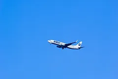 Самолёт Utair совершил аварийную посадку в Сургуте
