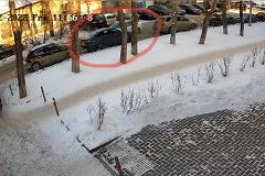 В Екатеринбурге мужчина разбил чужую машину и быстро скрылся