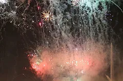 Мошенники начали требовать от россиян пускать петарды в отделениях банков