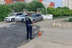 В Екатеринбурге подросток на электросамокате сбил 6-летнего ребёнка