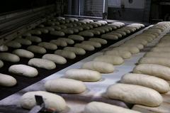 Пекари и кондитеры пожаловались в ФАС на замораживание цен на хлеб