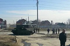 Столб опрокинула тяжелая огнеметная система