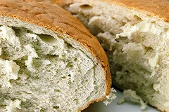 Хлебозавод на Урале согласился поменять покупателю буханку с проволокой внутри