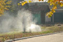 Свердловские спасатели выясняют причину смога и запаха гари в Екатеринбурге