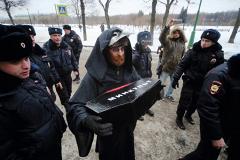 В Татарстане арестован активист, установивший президентское «надгробие»