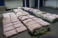 «Комплимент не принимается». В Екатеринбурге таможенники изъяли 300 ковриков для ванной комнаты