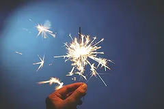 Специалисты Роспотребнадзора рассказали, как не заболеть во время новогодних праздников