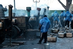 Радикалы взломали дверь в офисе Партии регионов в Киеве