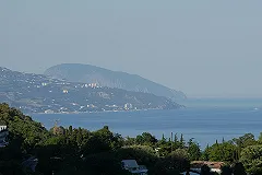 Федеральные чиновники проведут отпуск на территории России