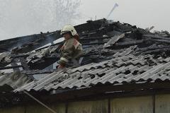 В Карпинске горел жилой многоквартирный дом
