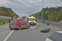 Женщина, чинившая свою машину, насмерть сбита на Московском тракте