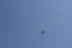 СМИ сообщили о попытках эвакуировать пилотов сбитого Турцией самолета