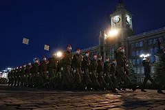 Сергей Исаев из «Уральских пельменей» потребовал отменить парад без ветеранов в Екатеринбурге