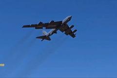Бомбардировщик США во время полета над Балтикой нес настоящие авиабомбы