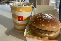 СМИ сообщили новое название McDonald’s в России