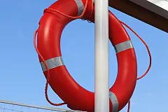 Не купайтесь пьяными и без жилетов: в МЧС дали советы, как не утонуть этим летом