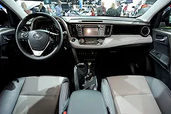 Профессиональный угонщик совместил сбыт похищенных машин с основной работой