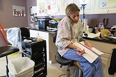 Свердловчан, записанных на прием к врачу, будет обзванивать робот