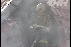 Владелец сгоревшей дачи винит в пожаре обрыв ЛЭП над его садом